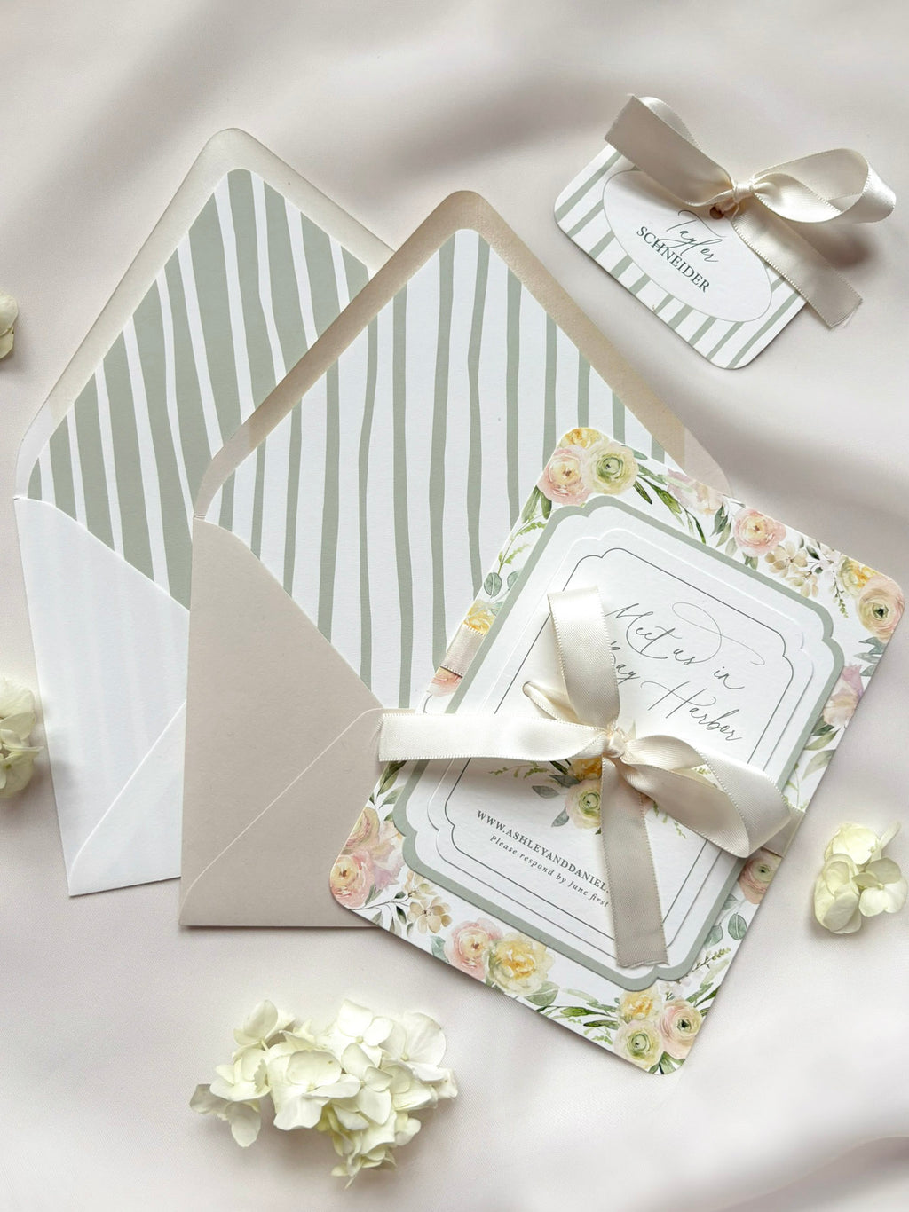 Sage Stripes Envelope Liner