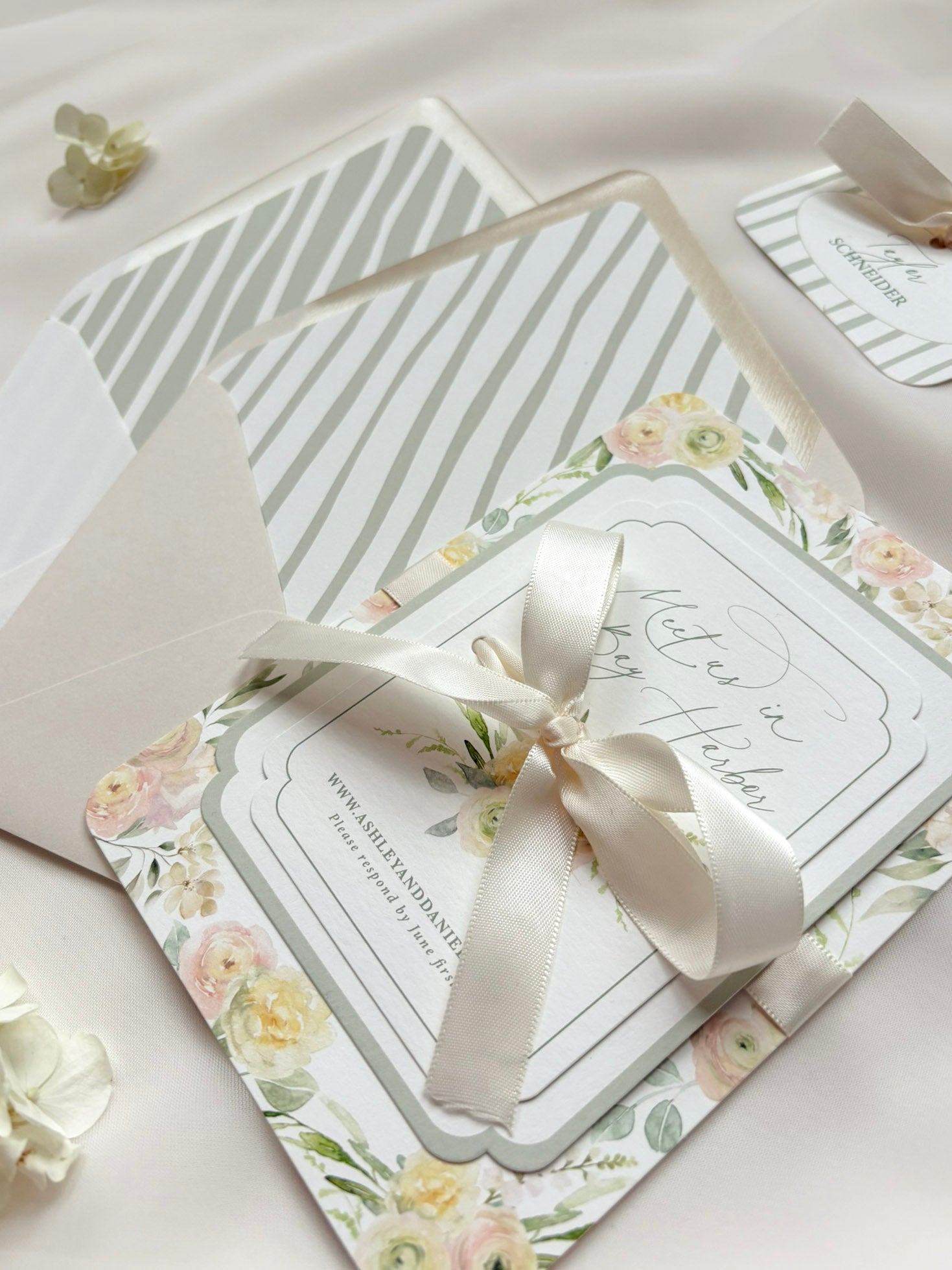 Sage Stripes Envelope Liner